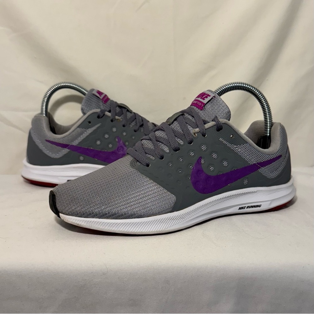 Women's Size 7 Nike Downshifter 7 Sneaker Cool Grey/Hyper‎ Violet 852466-011 EUC